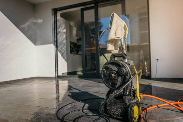 Best Soft Washing  in Lindsay, CA
